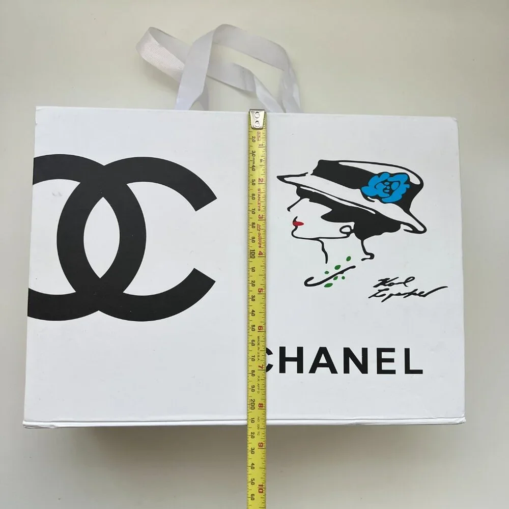 Empty Chanel Box with handles and dustbag - Picture 3 of 13